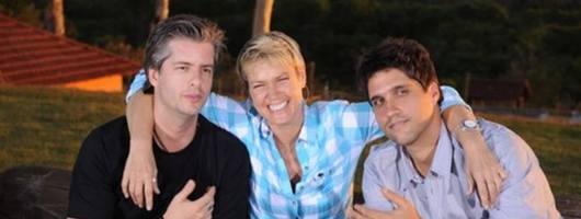 Xuxa nega romance com cantor em comunicado oficial